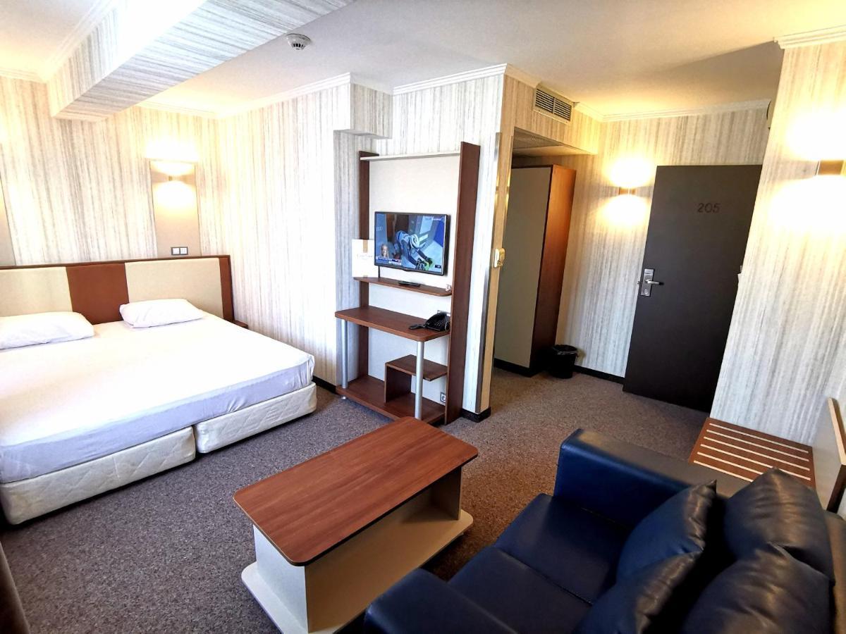 Elate Plaza Hotel Sofia Buitenkant foto