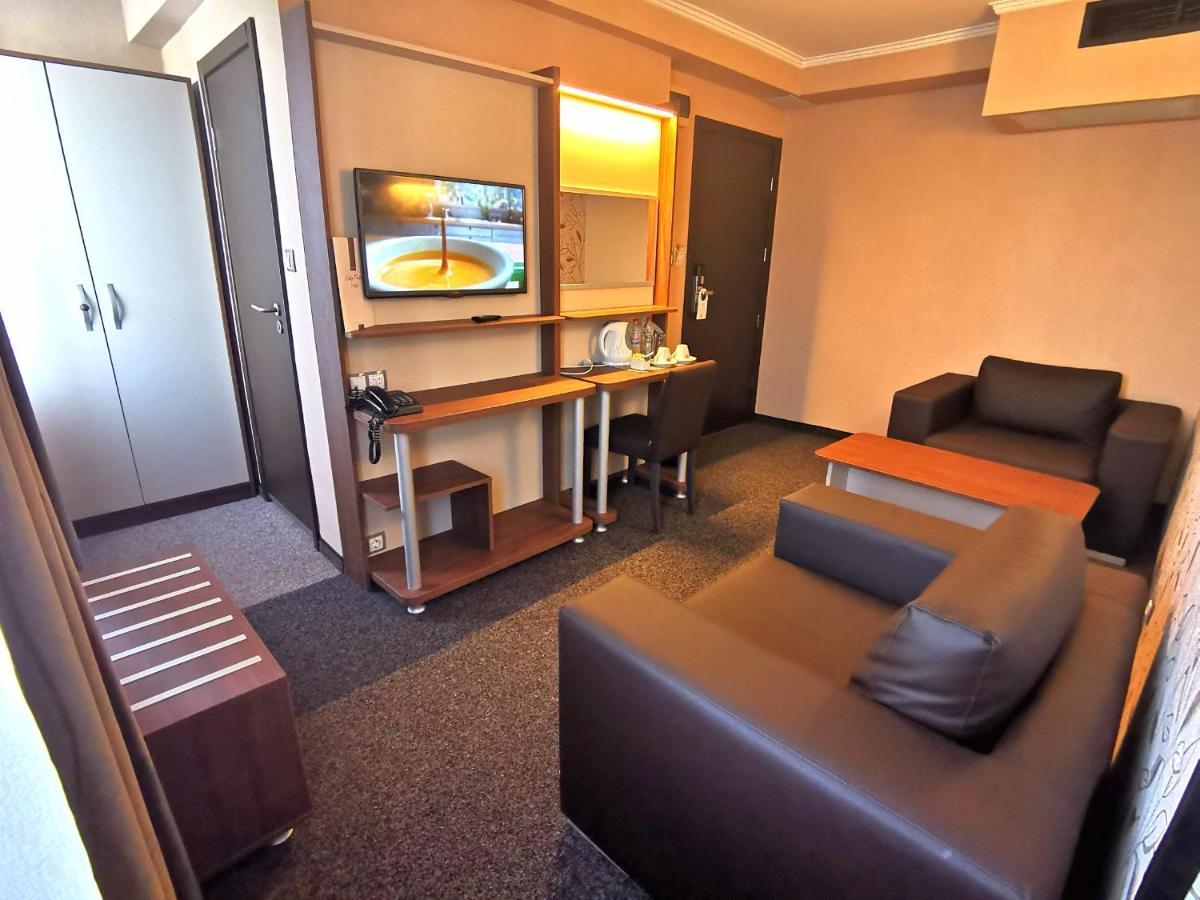 Elate Plaza Hotel Sofia Buitenkant foto